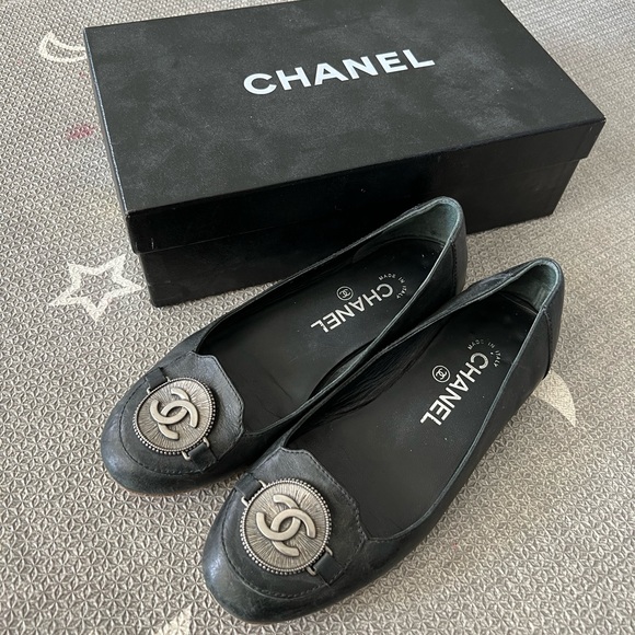 CHANEL flats - Picture 1 of 9